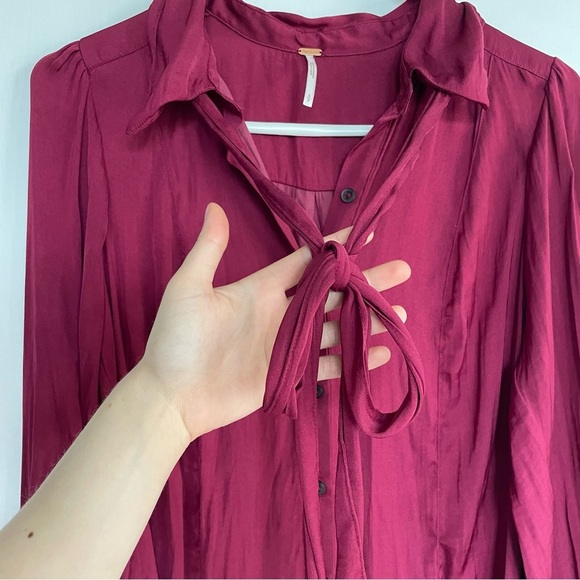Free People Lala Solid Blouse By Off Beat Burgundy Button Down Blouse Bow Small - Picture 8 of 16